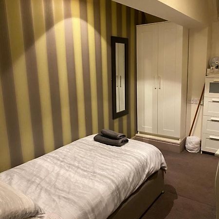 The Stag Hotell Northwood  Exteriör bild