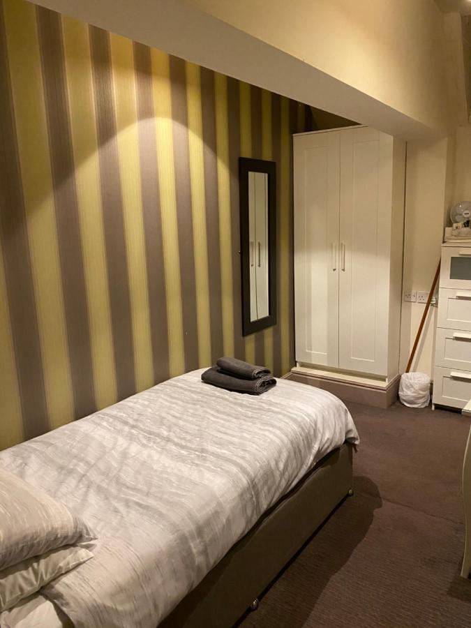 The Stag Hotell Northwood  Exteriör bild