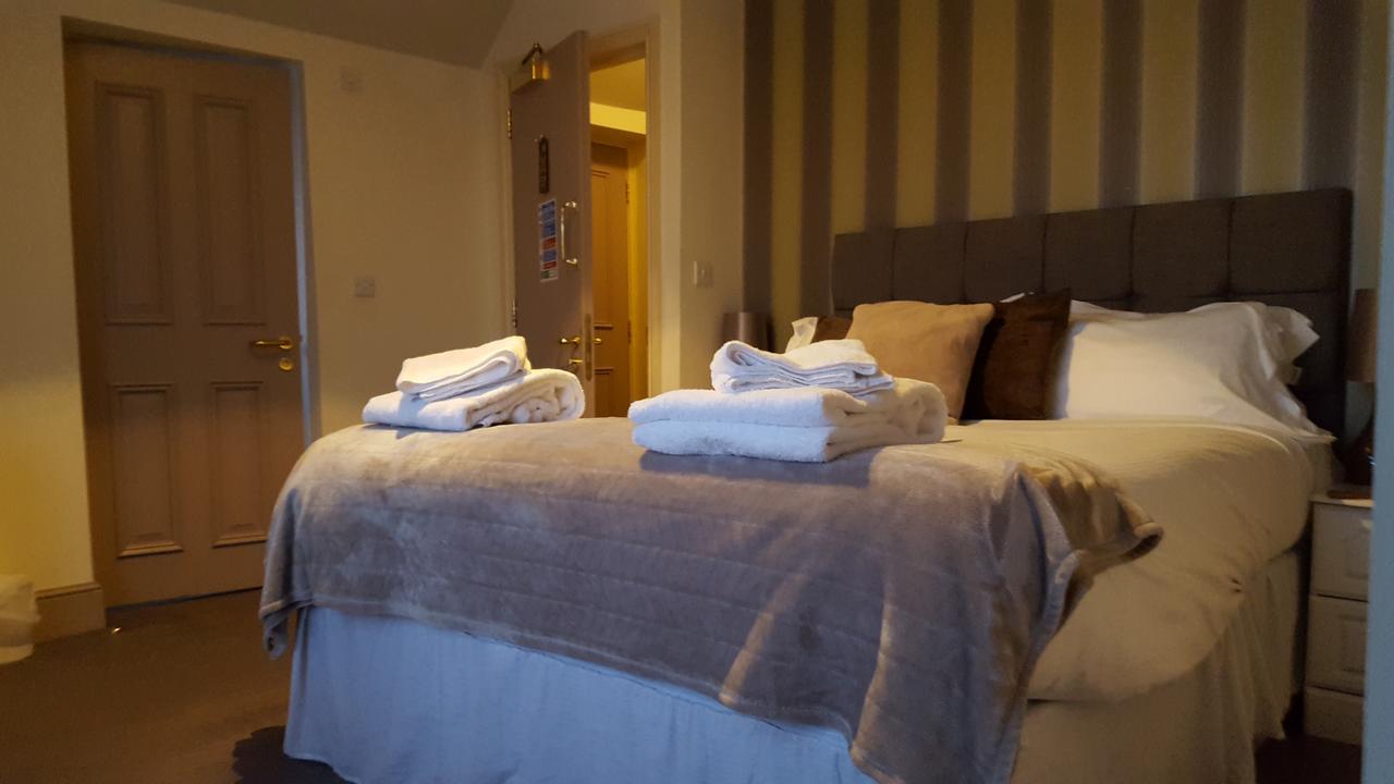The Stag Hotell Northwood  Exteriör bild