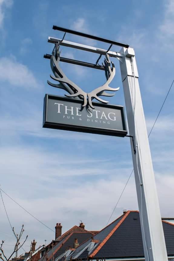 The Stag Hotell Northwood  Exteriör bild